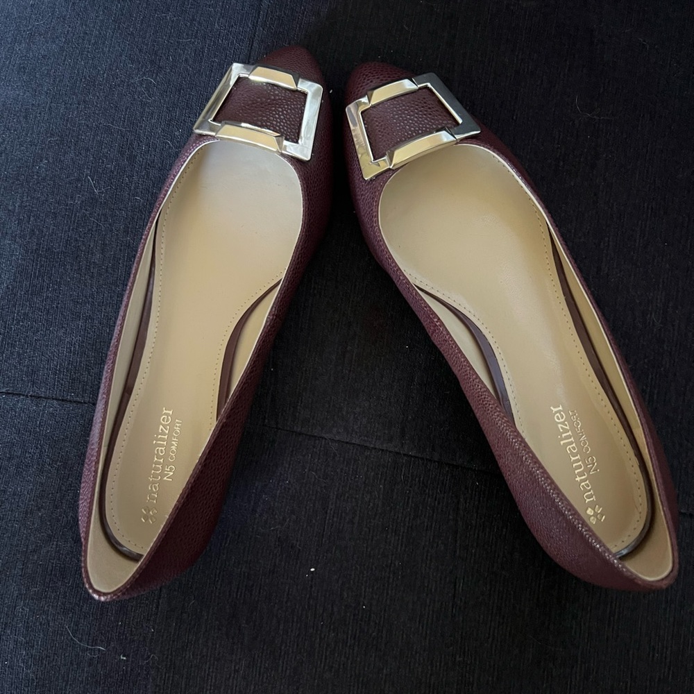 NWOT Naturalizer Burgundy Flats